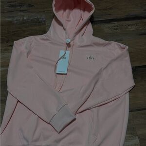 ALO Yoga Women's Light Pink Sweatshirt